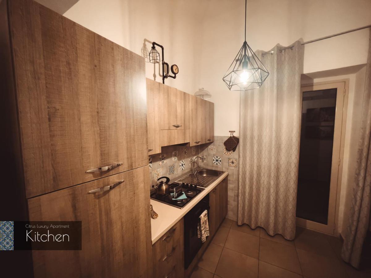 Citrus Luxury Apartment - Holiday Apartment With Up To 3 Bedrooms In Palermo Center Bagian luar foto